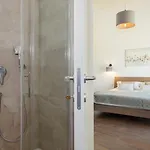 Leonardo By וילה