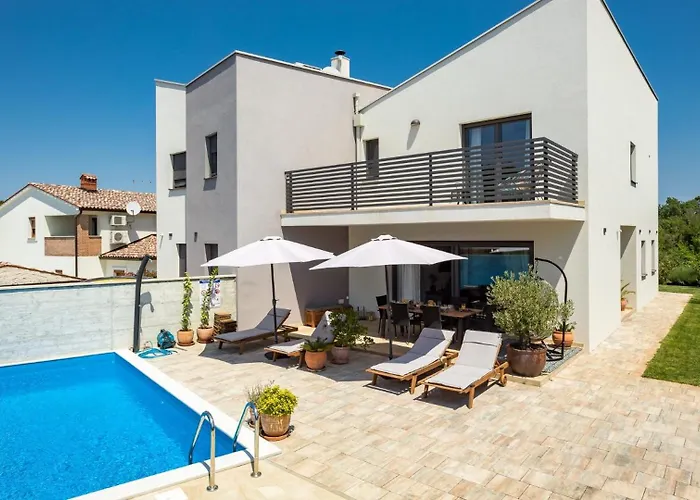 别墅 Leonardo By *